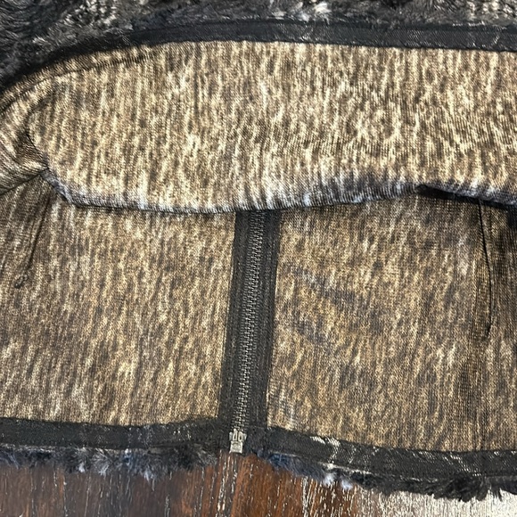 Plaid BCBG Black and Cream Women's Short Sleeved Top - Picture 5 of 9